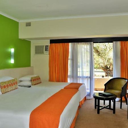 Protea Hotel Winkler Witrivier Buitenkant foto
