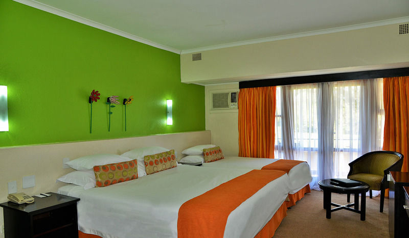 Protea Hotel Winkler Witrivier Buitenkant foto