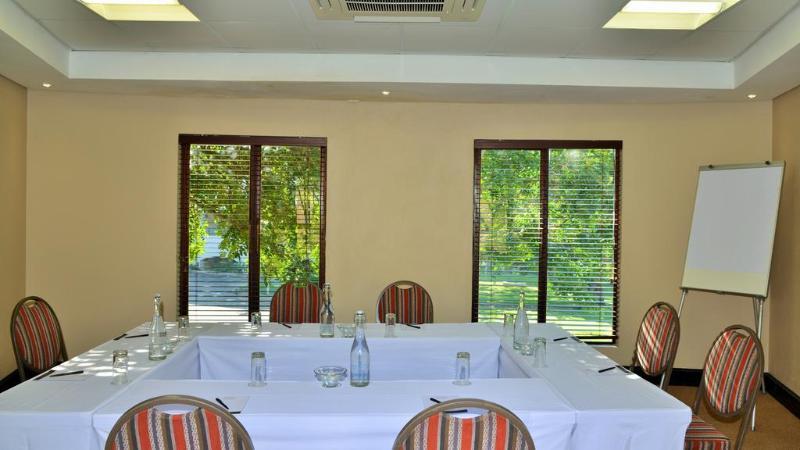 Protea Hotel Winkler Witrivier Buitenkant foto