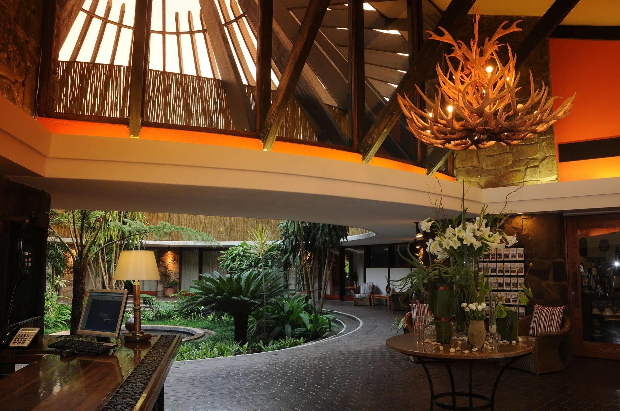 Protea Hotel Winkler Witrivier Buitenkant foto