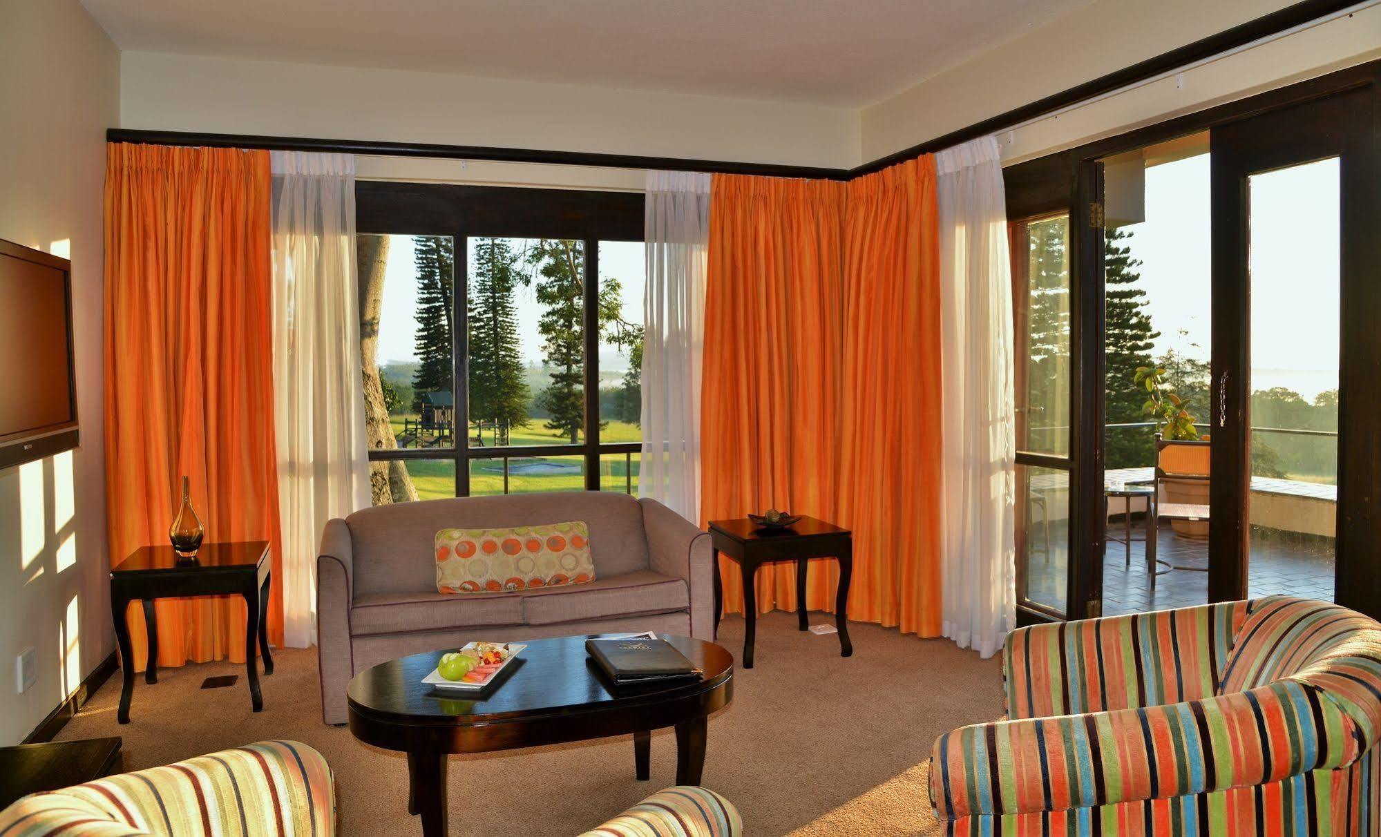 Protea Hotel Winkler Witrivier Buitenkant foto