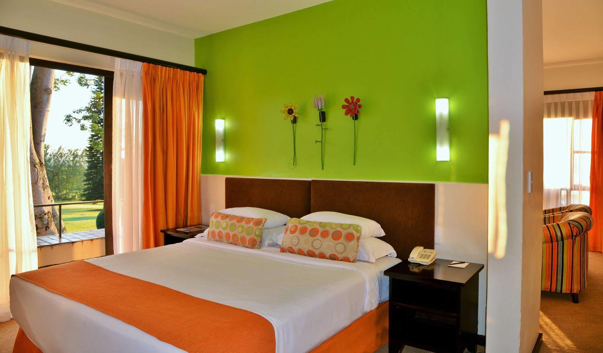 Protea Hotel Winkler Witrivier Buitenkant foto