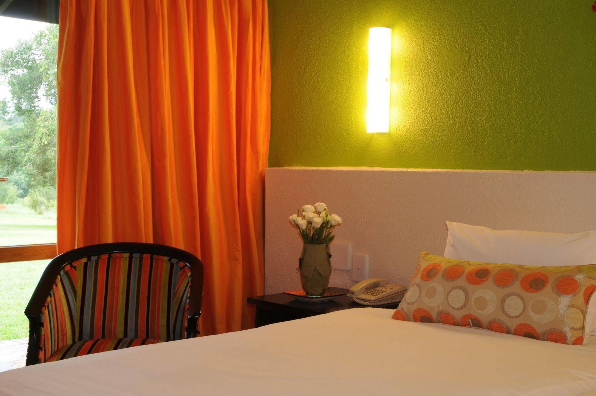 Protea Hotel Winkler Witrivier Buitenkant foto